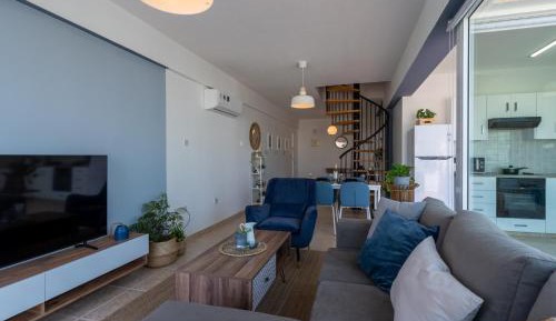 Apartment with Pool View 