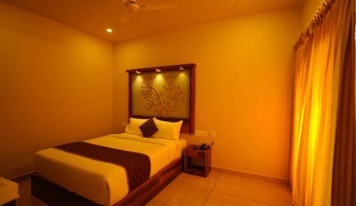 Queen Room with Garden View