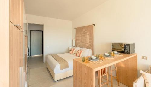 Queen Room with Pool View