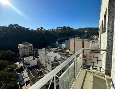 Apartment with Mountain View