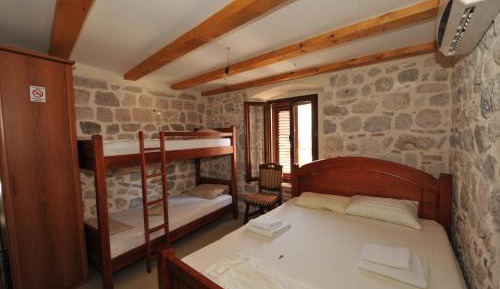 Studio (4 Adults) - 504 Stari Grad street