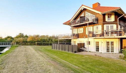 Three-Bedroom Holiday Home 
