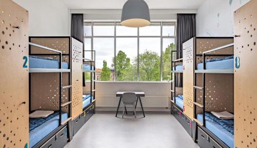 Bed in 8-Bed Mixed Room