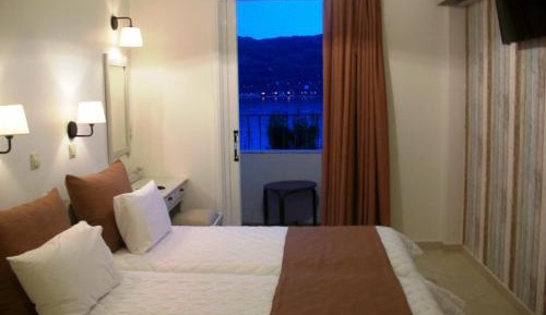 Double or Twin Room - Sea Front 1st floor