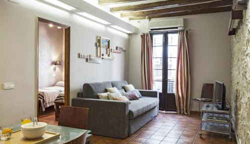 Two-Bedroom Apartment (4-6 Adults)