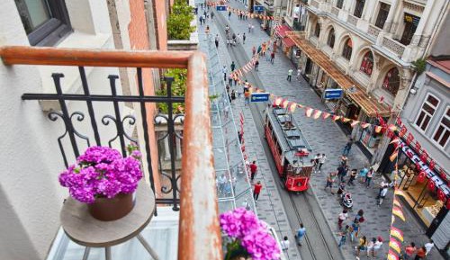 Superior Studio with  Balcony - Istiklal Street View