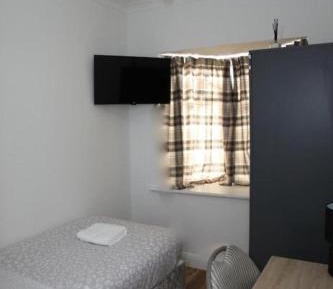 Single Room with Shared Bathroom