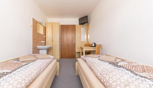 Economy Twin Room