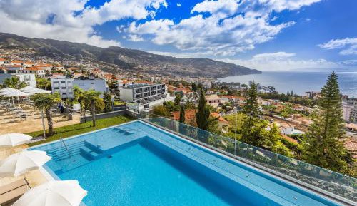 Double or Twin Room with Sea View