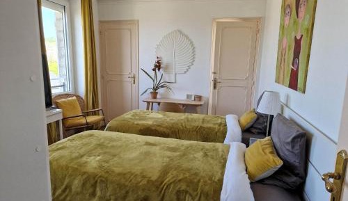 Deluxe Family Suite
