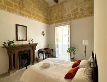 Deluxe Double Room with Balcony and Sea View