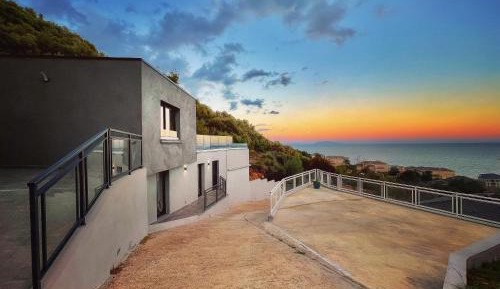 Villa with Sea View