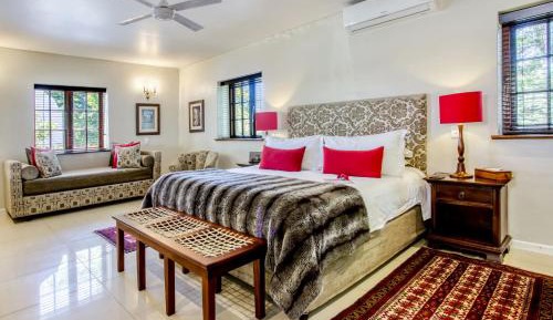 King Studio with Sofa Bed