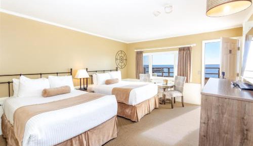 Superior Double Room with Patio and Sea view