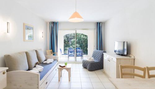 2-Room Apartment (4/5 People)