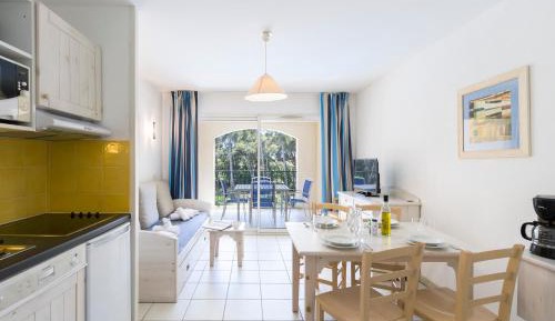 Studio (4 Adults)