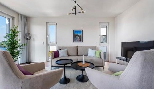 Apartment with Lake View