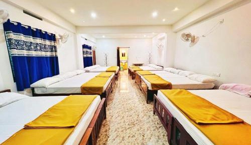 10-Bed Mixed Dormitory Room