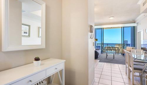 Two-Bedroom Apartment With Sea and City View - Level 37