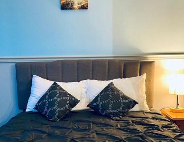 Deluxe Queen Room