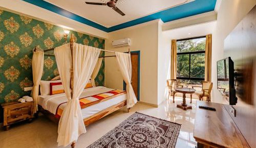 Deluxe King Room