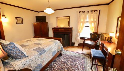 Queen Room