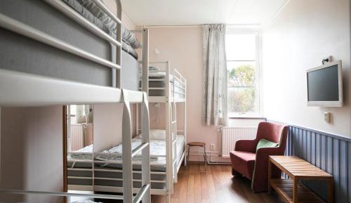 Quadruple Room with Shared Bathroom