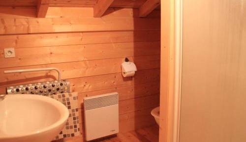 Chalet (8 Adults)