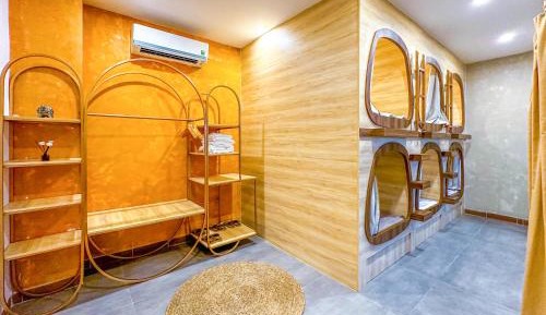 6-Bed Mixed Dormitory Room