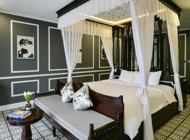 King Suite with Balcony - High Floor