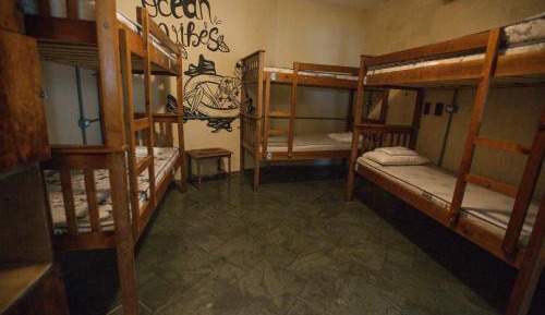 Single Bed in Mixed Dormitory Room
