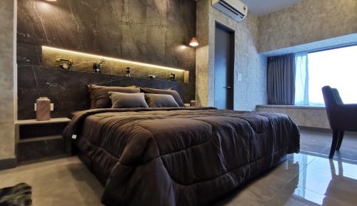 Deluxe King Studio (Private Bathtub & City View)