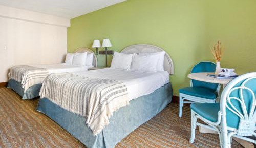 Queen Suite with Side View