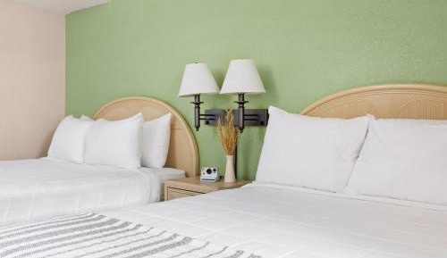 Partial Ocean View with Two Queen Beds