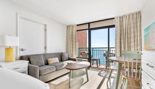Oceanfront One Bedroom Suite with King Bed