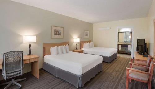 Queen Room with Two Queen Beds - Non-Smoking