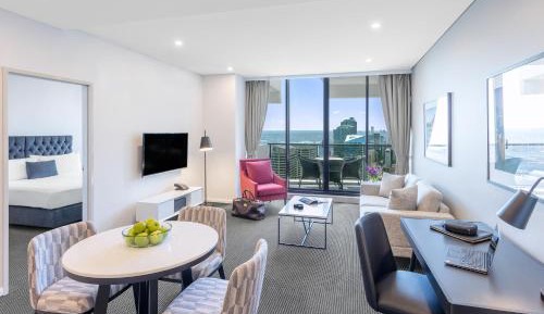 One-Bedroom Altitude Suite