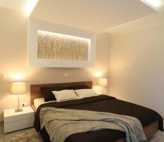One-Bedroom Apartment with Balcony