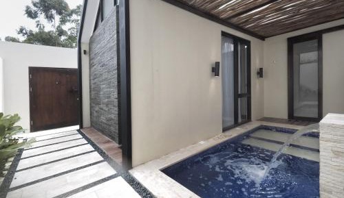 Intimate Premiere Villa