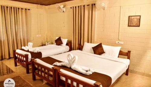Deluxe Double Room with Extra Bed