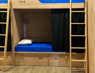 Bunk Bed in Mixed Dormitory Room
