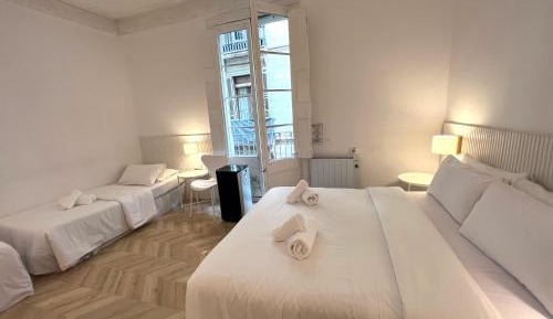 Quadruple Room with Shared Bathroom