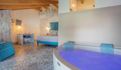 Queen Room with Spa Bath
