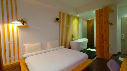 Super Deluxe with balcony and sea view