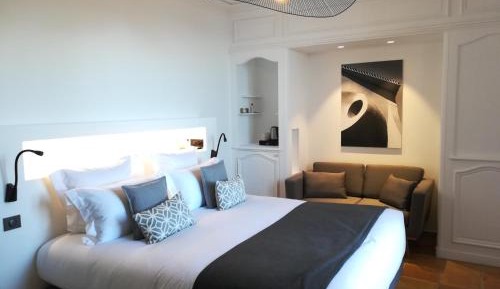 Classic Double Room with Balcony