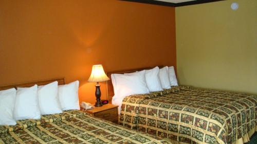 Deluxe Queen Room with Two Queen Beds - Non-Smoking