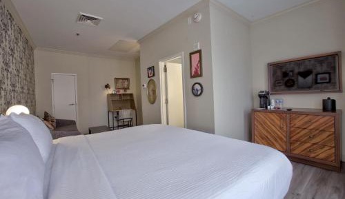 Deluxe King Room - Mobility Access