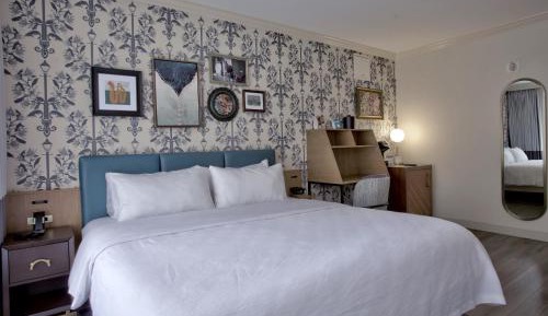 Standard King Room