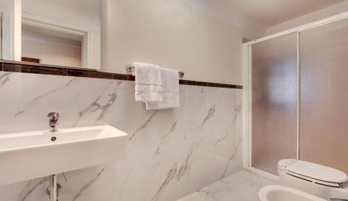 Double Room with Private External Bathroom