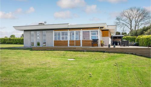 Three-Bedroom Holiday Home 